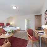 Отель Westfalia 3*