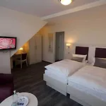 Отель Westfalia 3*